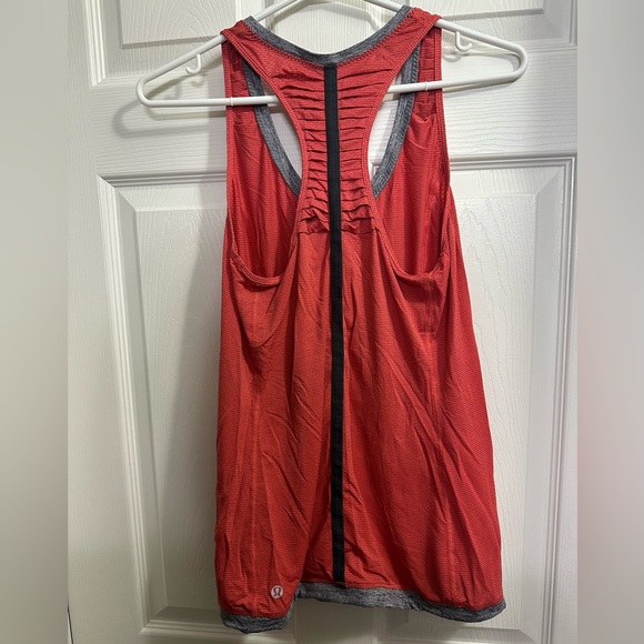 Lululemon Tank Top - Size 6 - Picture 4 of 5